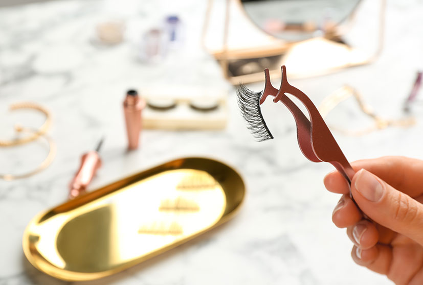 Should You Use Magnetic Eyeliner With Regular Lashes?