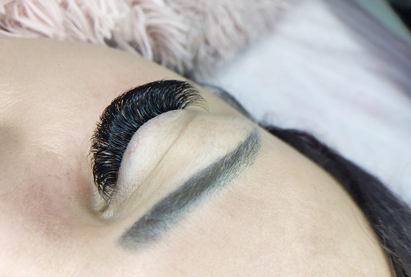 How To Wear False Eyelashes Without Eyeliner